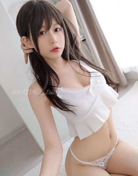 灌水按压肚子哭_超清高清在线观看