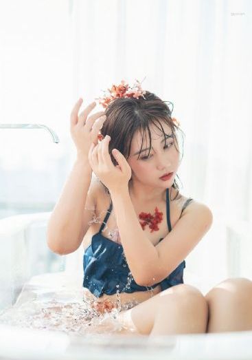 亚洲依依成人_手机在线免费观看