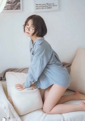 卧室偷拍夫妇性视频_BD英语免费在线观看