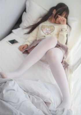 亚洲一卡二卡三不卡在线观看_高清完整视频