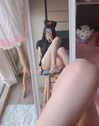 电梯里吸乳挺进我的身体_国产剧最新电影在线观看