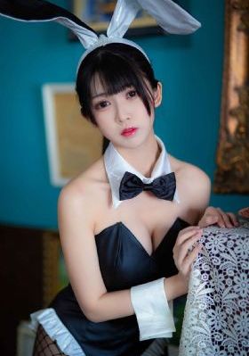 忘穿内裤被同桌玩到高潮_BD英语在线观看